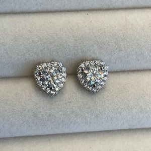 1 ct heart shape studs